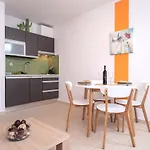 Hektorovic Poolside Apartament