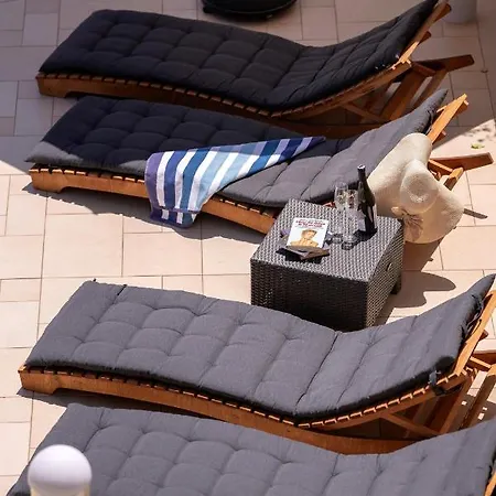 Hektorovic Poolside * 波尔