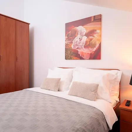 Apartamento Hektorovic Poolside Bol