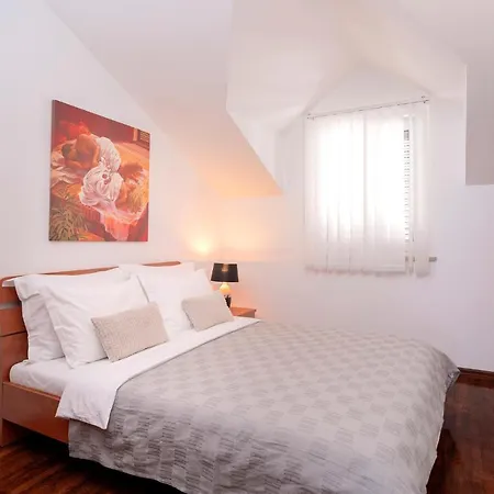 Apartamento Hektorovic Poolside Bol