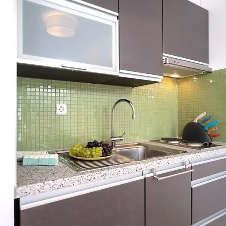 Hektorovic Poolside Apartamento Bol