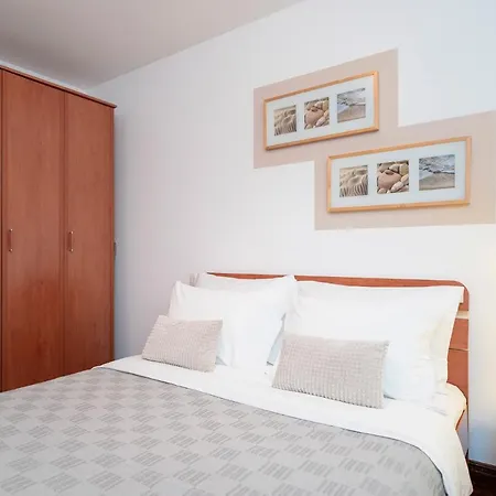 Apartament Hektorovic Poolside