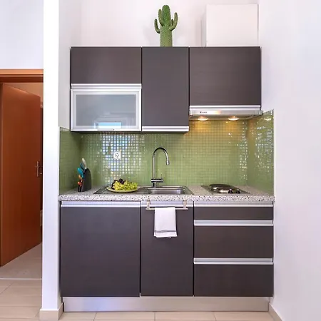 Hektorovic Poolside * Bol