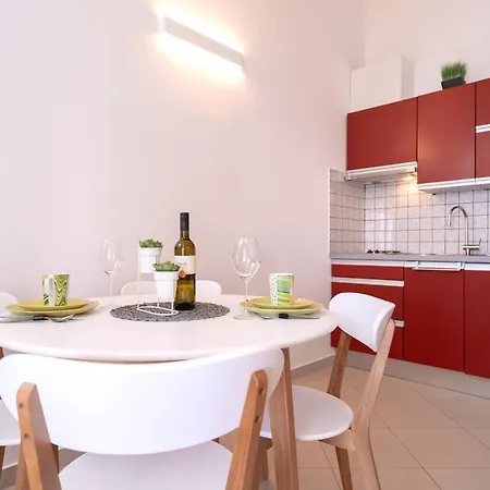 شقة Hektorovic Poolside بول