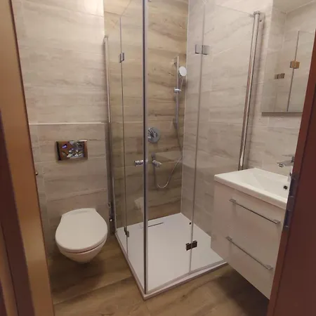 Hektorovic Poolside *